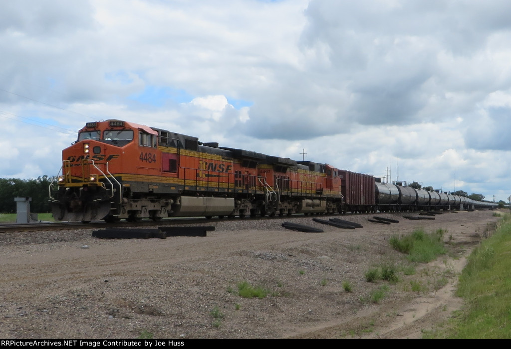 BNSF 4484 West